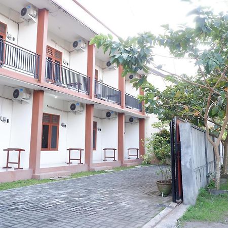Reddoorz At Bale Eja Syariah Senggigi Apartment Montongbuwoh Exterior foto