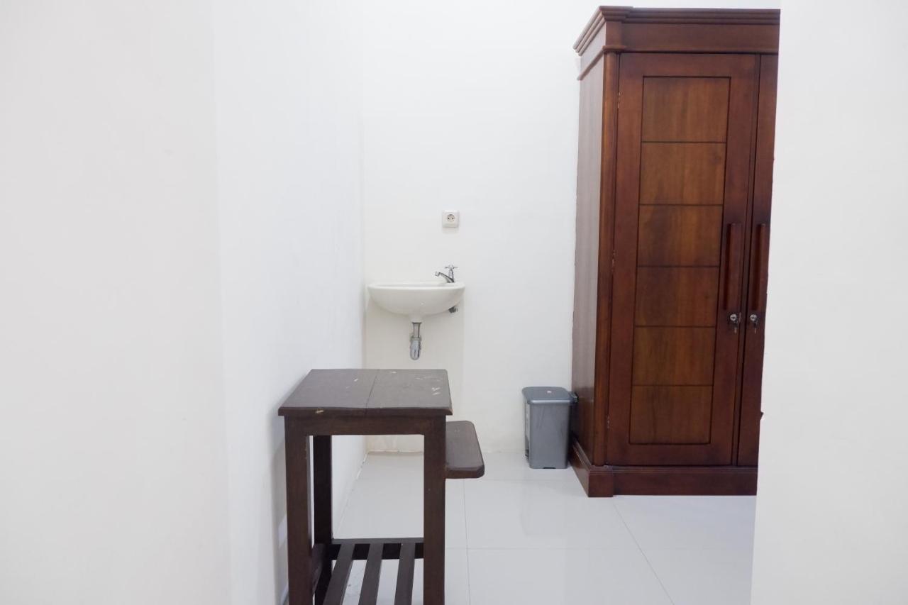 Reddoorz At Bale Eja Syariah Senggigi Apartment Montongbuwoh Exterior foto