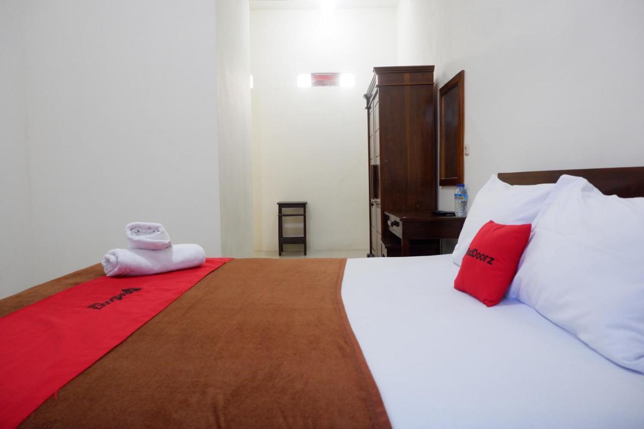 Reddoorz At Bale Eja Syariah Senggigi Apartment Montongbuwoh Exterior foto