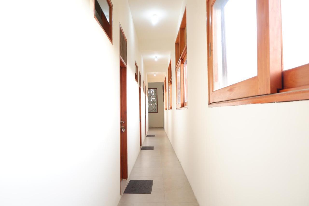 Reddoorz At Bale Eja Syariah Senggigi Apartment Montongbuwoh Exterior foto