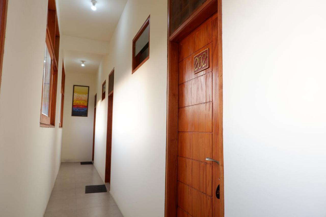 Reddoorz At Bale Eja Syariah Senggigi Apartment Montongbuwoh Exterior foto