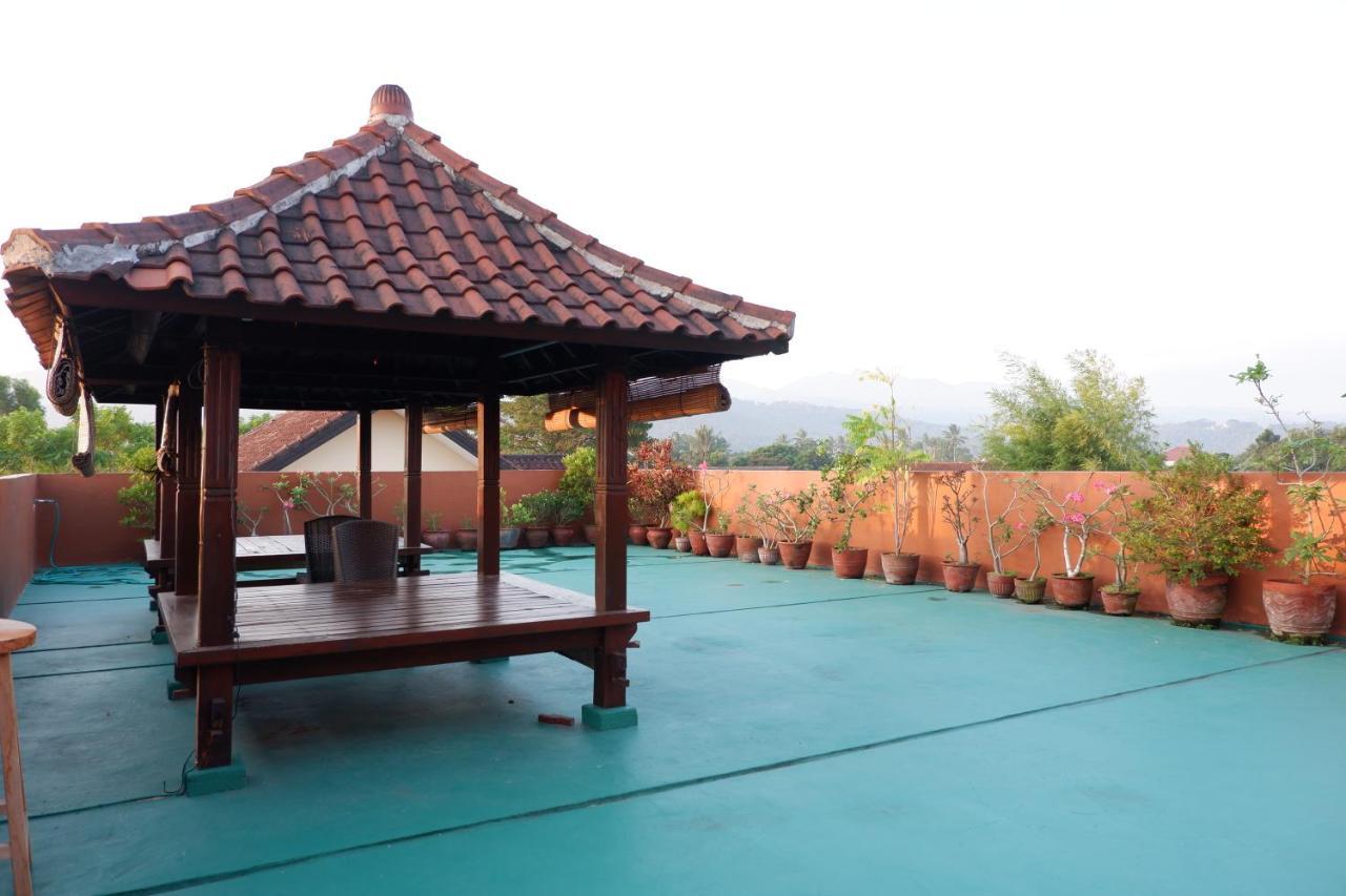 Reddoorz At Bale Eja Syariah Senggigi Apartment Montongbuwoh Exterior foto