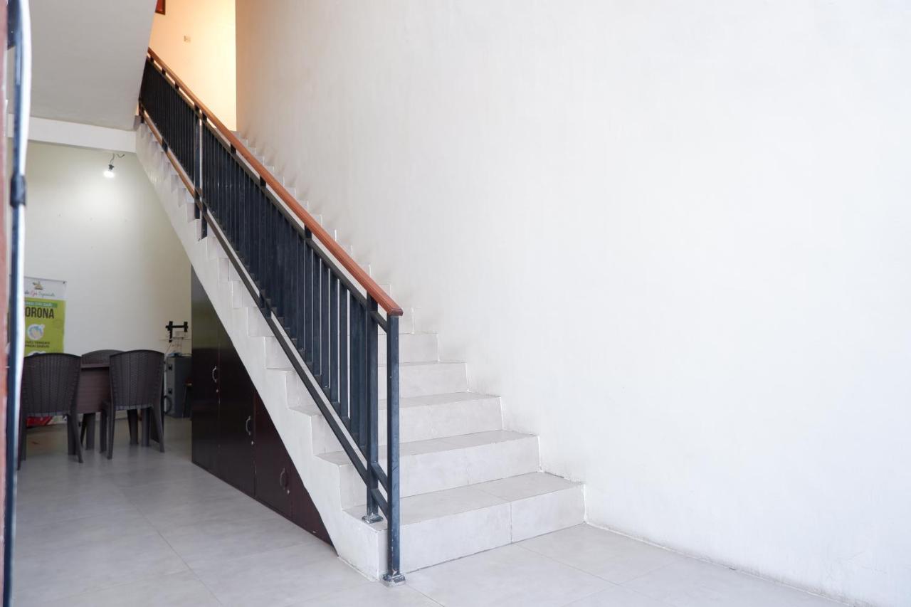 Reddoorz At Bale Eja Syariah Senggigi Apartment Montongbuwoh Exterior foto